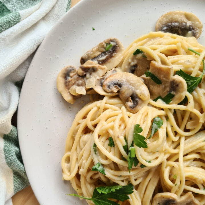 Creamy Mushroom Pasta (no cream!) Casually Peckish