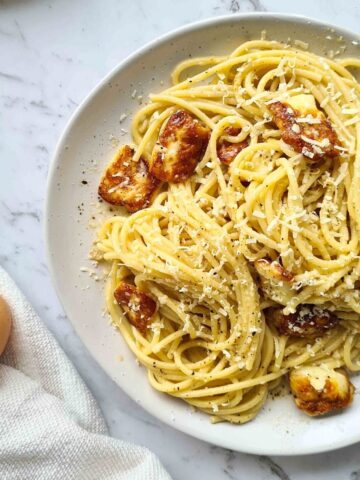 plateful of spaghetti carbonara